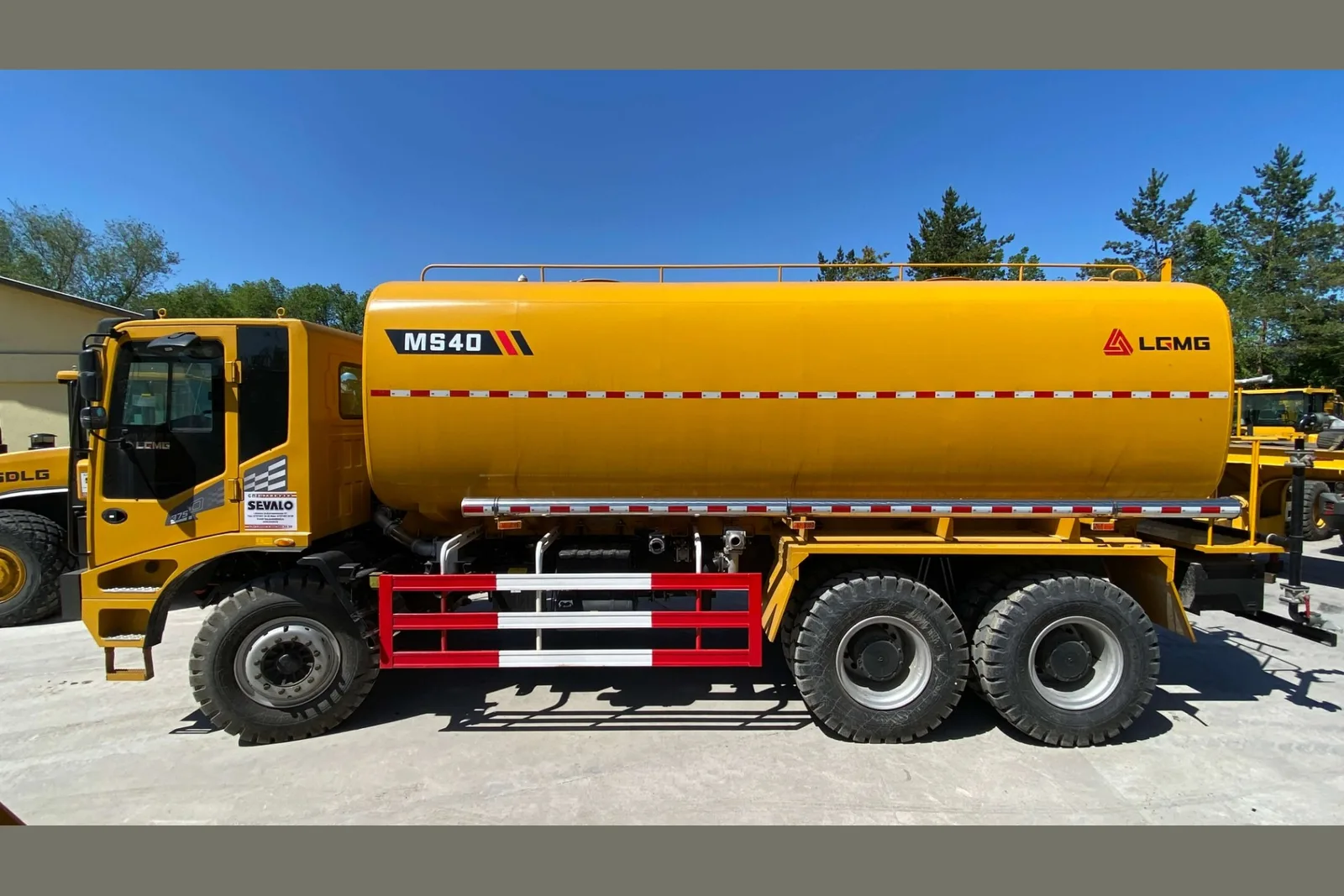 Карьерная поливомоечная машина LGMG MS 40