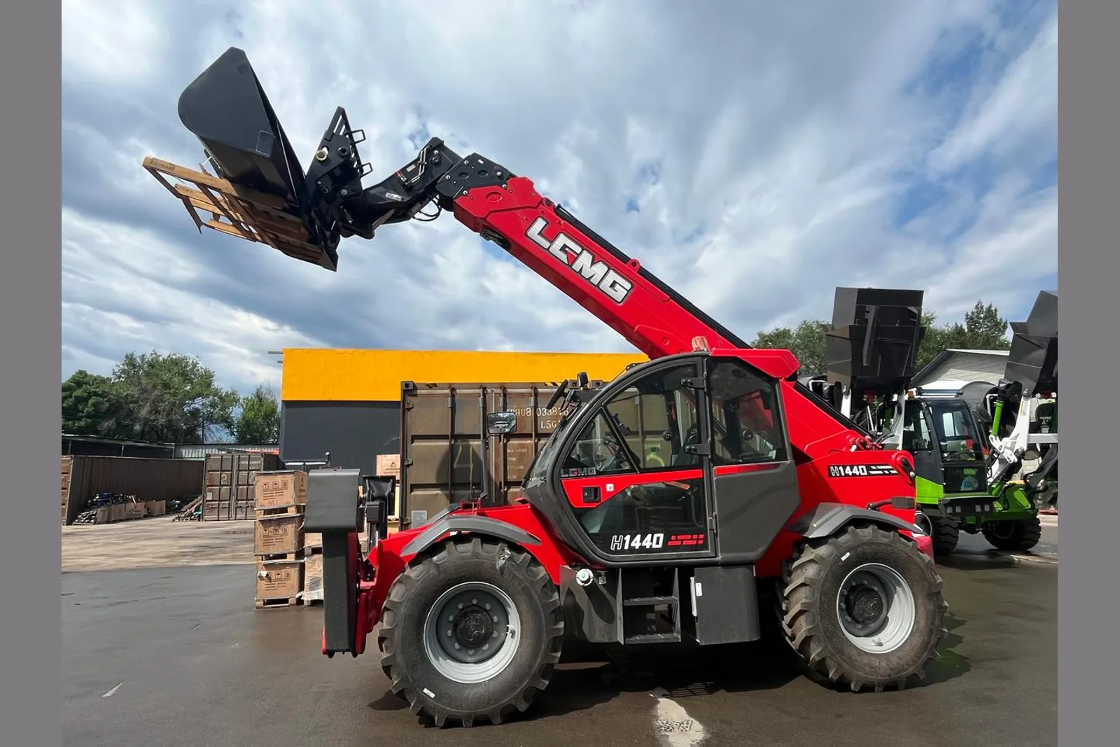 Телескопический погрузчик LGMG H 1440