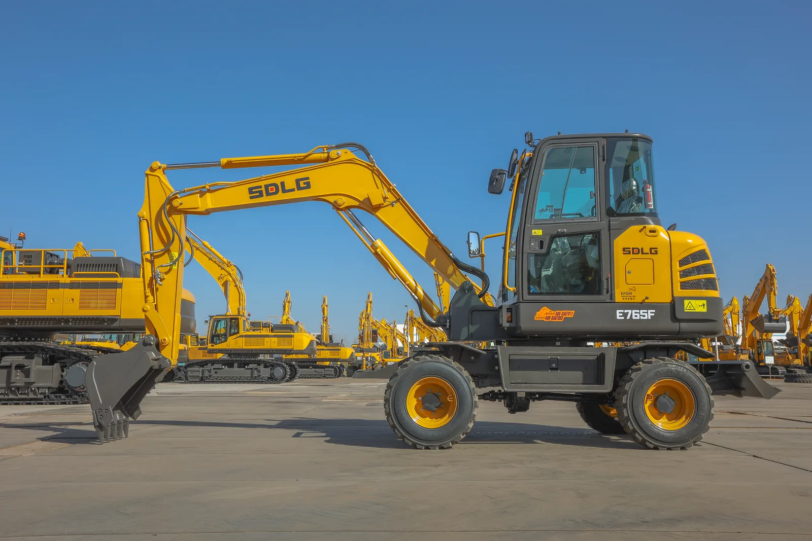 Колёсный экскаватор SDLG E765 F