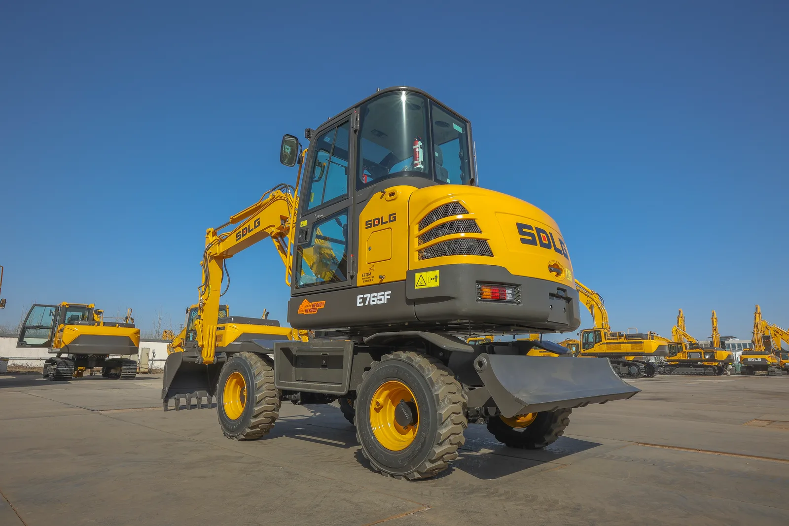 Колёсный экскаватор SDLG E765 F