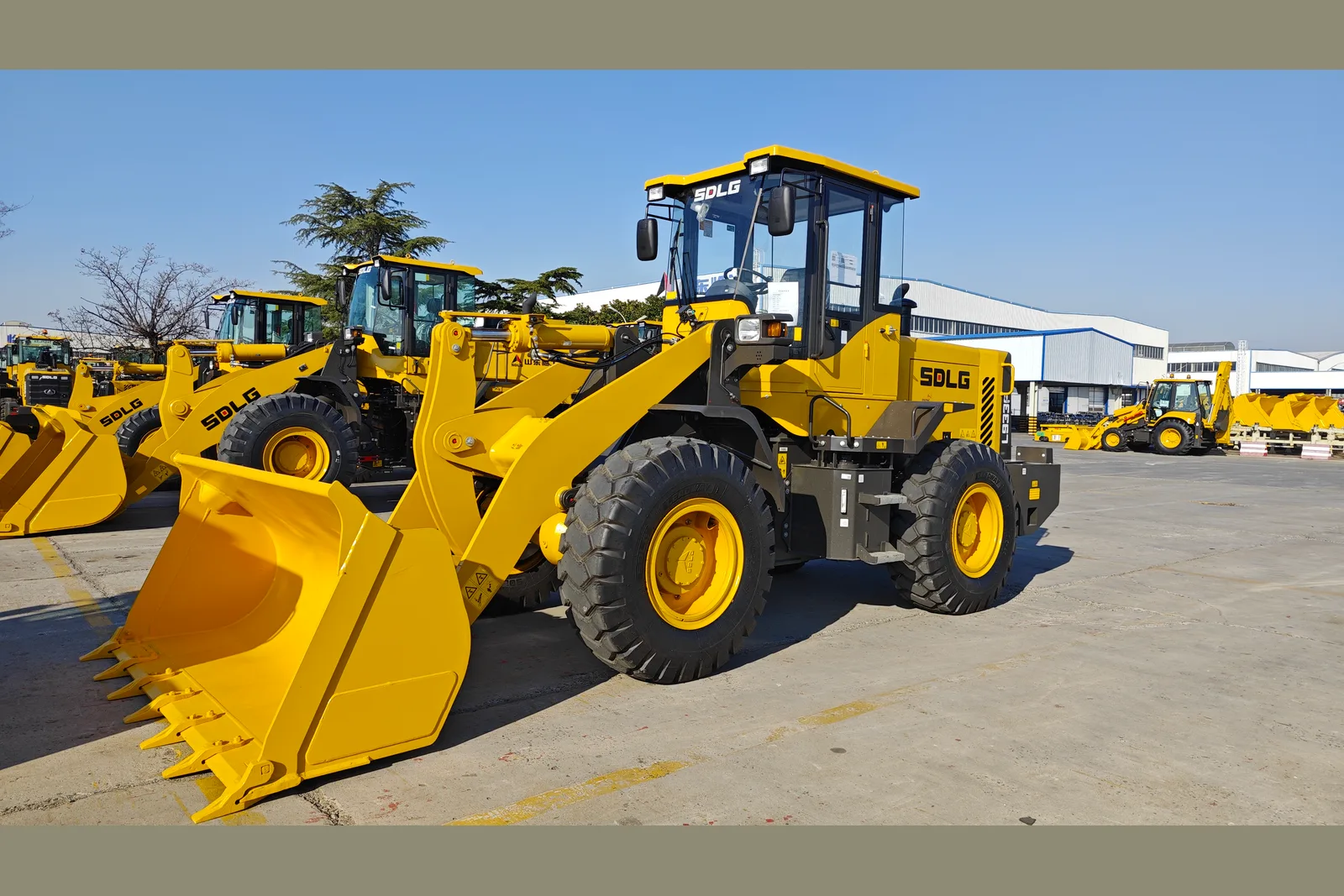 Фронтальный погрузчик SDLG L933 F